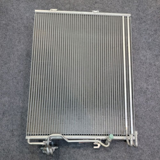 A/C condenser is suitable for Mercedes S320 CDI 79079 05-06