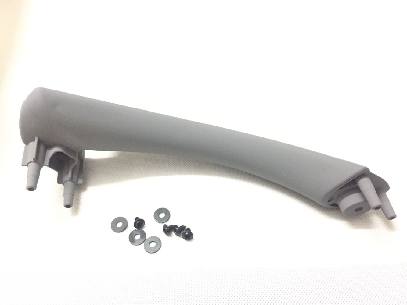 The gray inner door handle and outer door panel cover on the left side are suitable for E90 328i. n