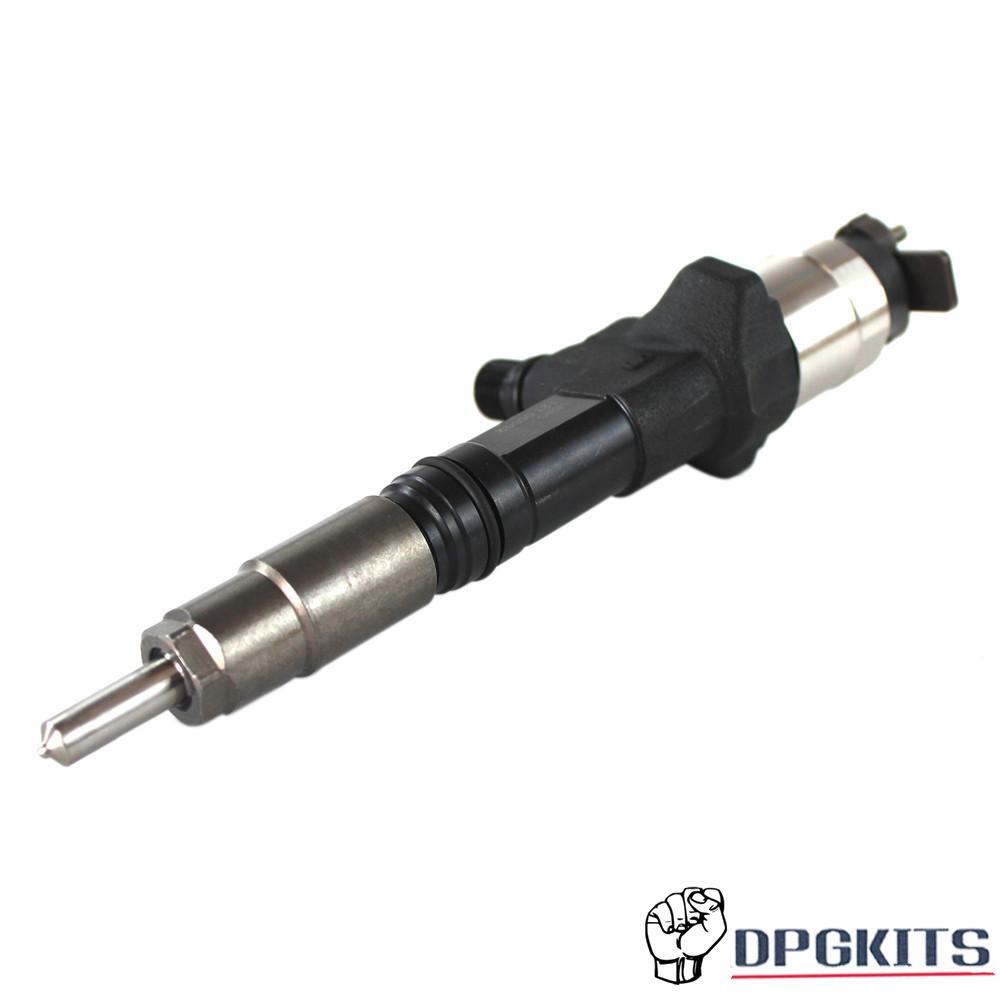 Fuel Injector 095000-6800 1J500-53050 For Kubota V3800DI Engine
