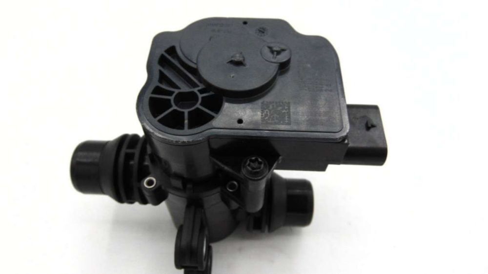 Coolant regulating valve suitable for Mercedes-Benz C W206 E200 E300 E450 A0005061500 Q