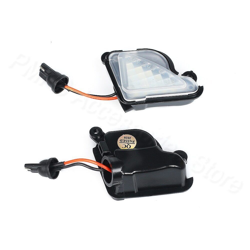 A pair of LED side mirror lights/pudge lights for Skoda Octavia Mk3 5E 2012-2017.