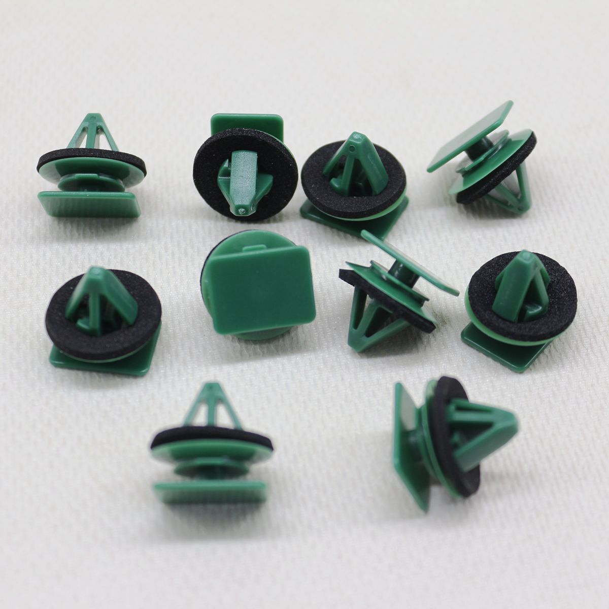 10 Rocker Panel Molded Decorative Fixing Clip with Sealer for Mazda D10E-51-SJ3
