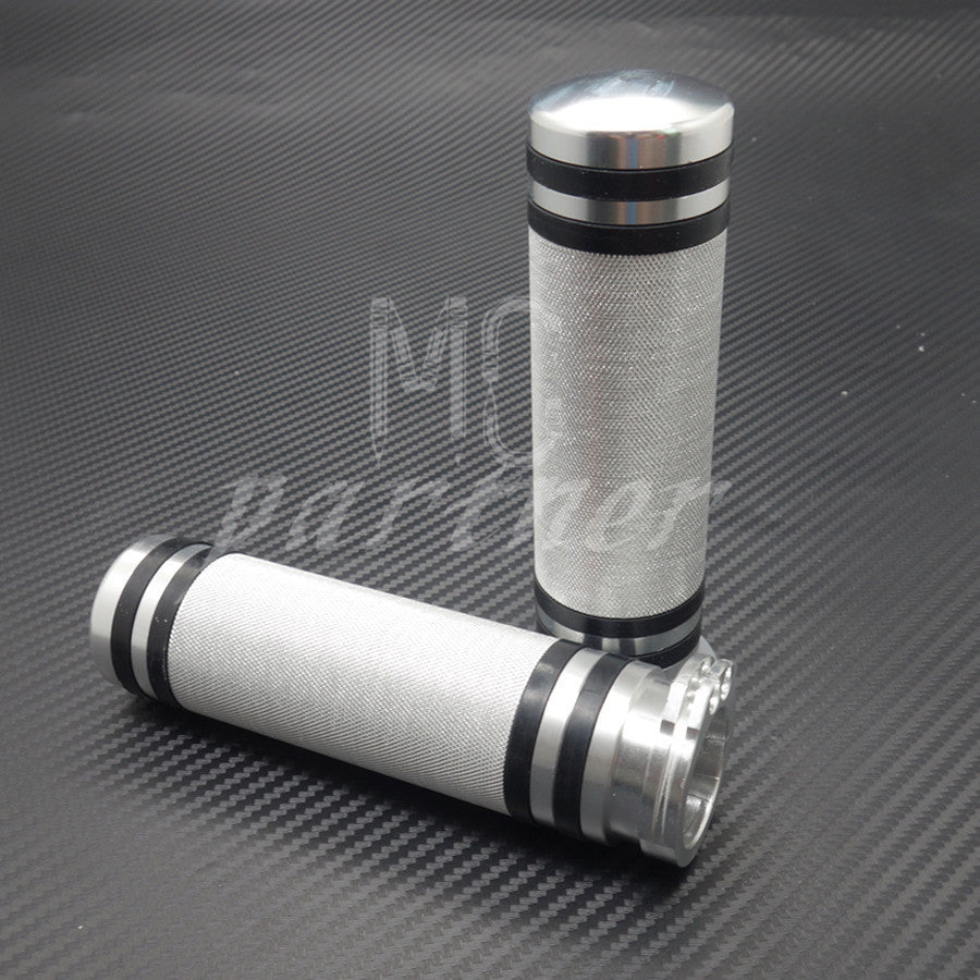 1 Silver CNC Knurled Handlebar Hand Grips for Harley Touring Softail XL883 1200 Q