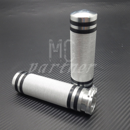 1 Silver CNC Knurled Handlebar Hand Grips for Harley Touring Softail XL883 1200 Q