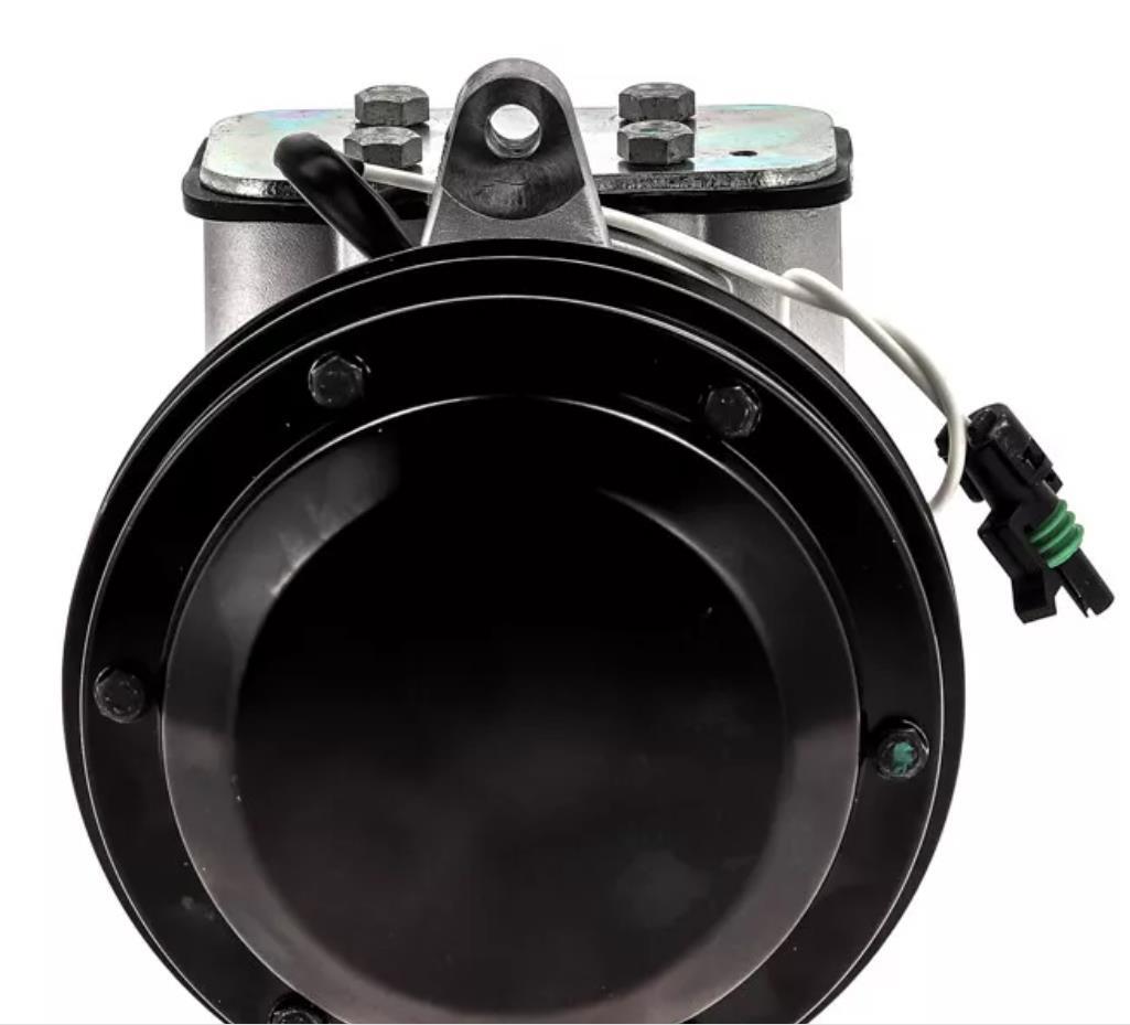 471008530 A/C Compressor Fits John Tractor n