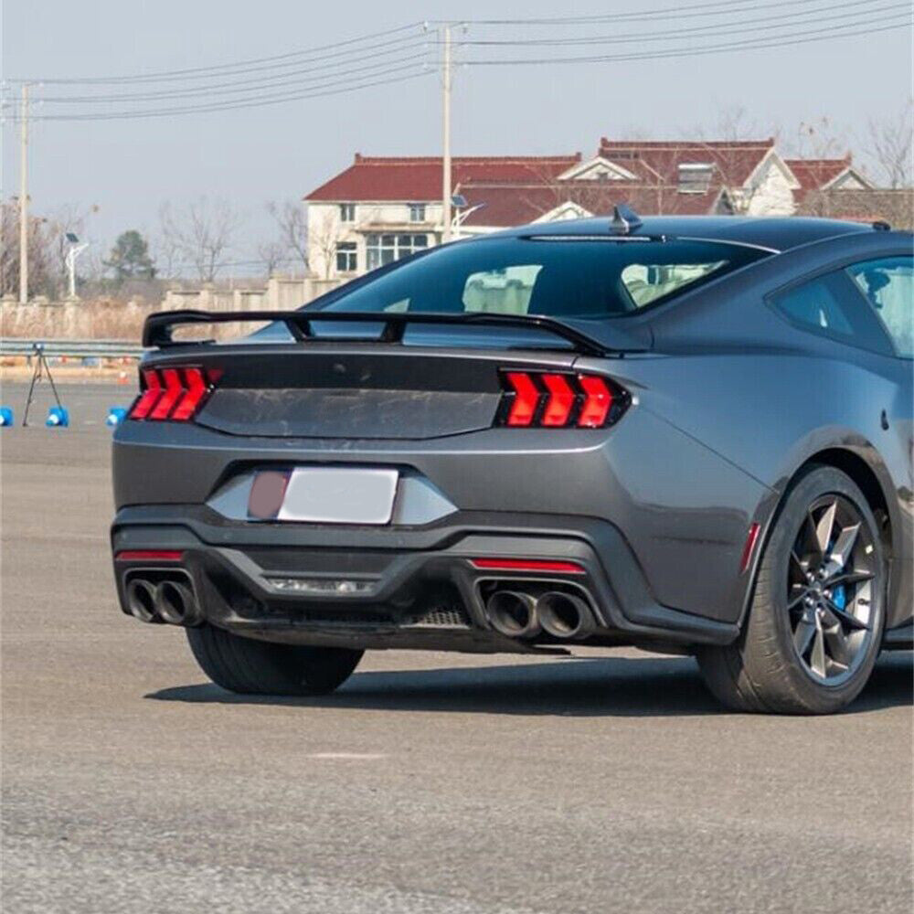 Rear carbon fiber trunk lip spoiler  for ford  for Mustang GT Track 2024/2025 Q