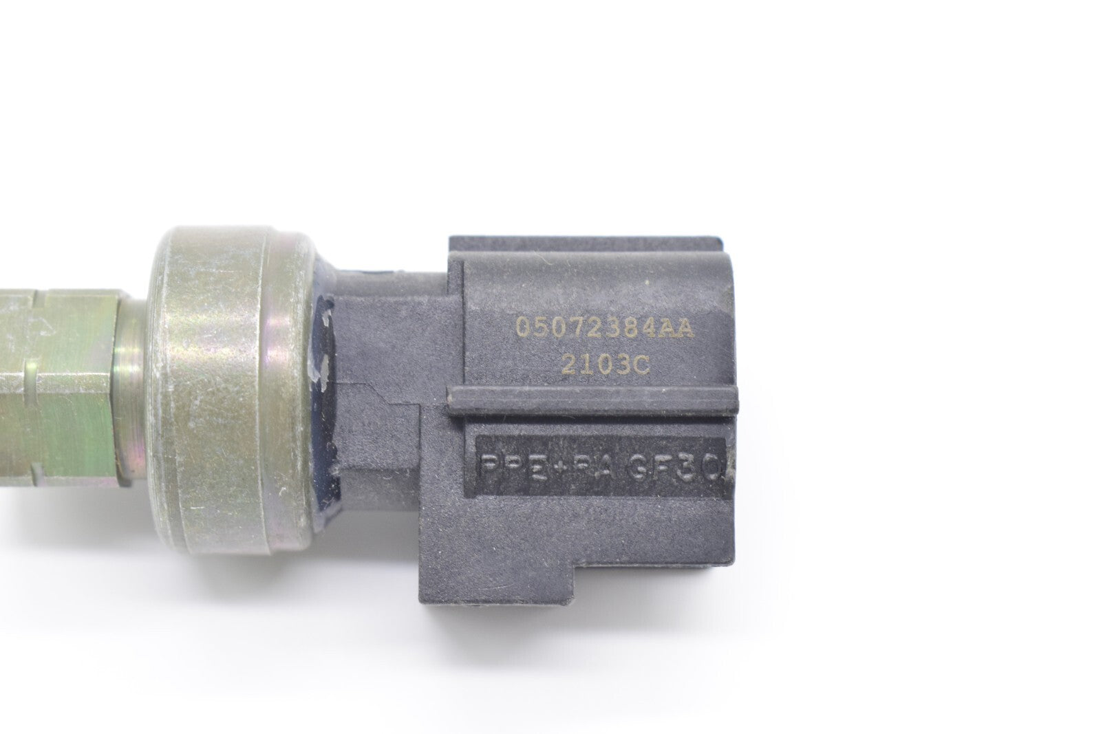 Air conditioning pressure sensor 05072384AA is suitable for Chrysler and for Dodge vehicles. n