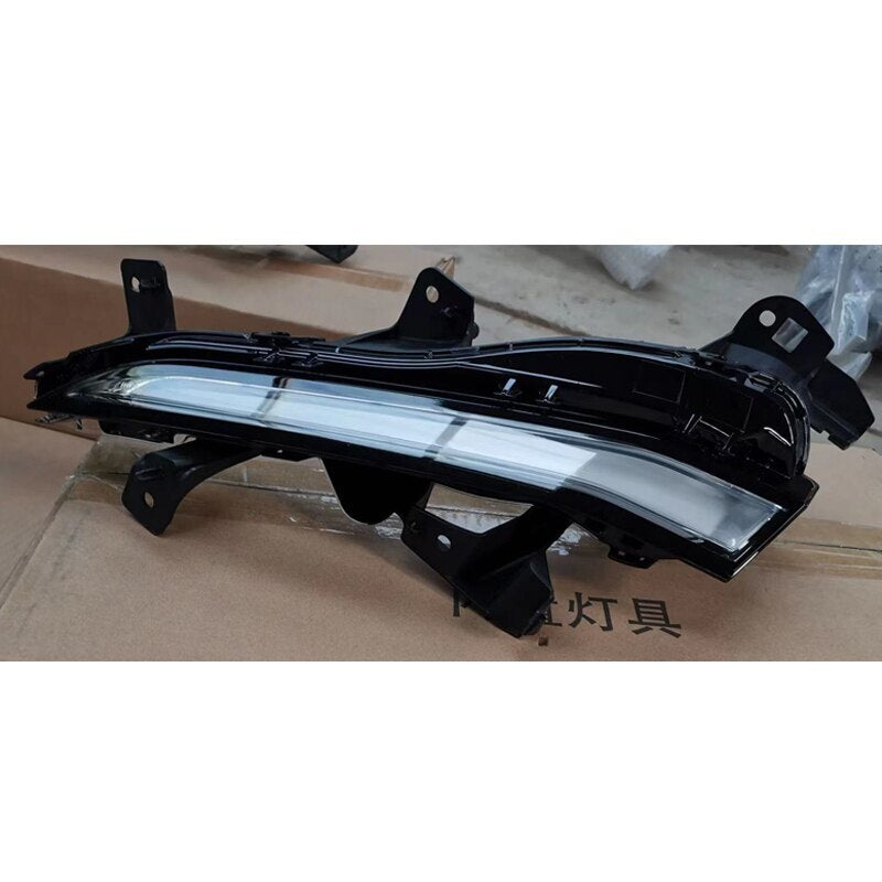 Front left DRL LED turn signal fog light applicable to for Peugeot 508L 2019 2020