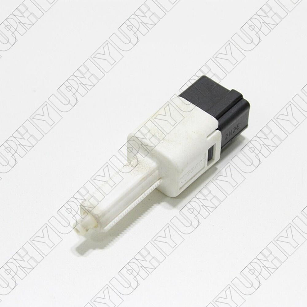Front Left Brake Light Stop Lamp Switch for Nissan F85CS23 Q