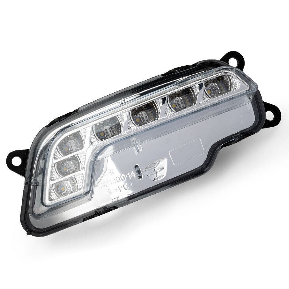 The right-side daytime running light applies to the E550 from 2010 to 2016. n