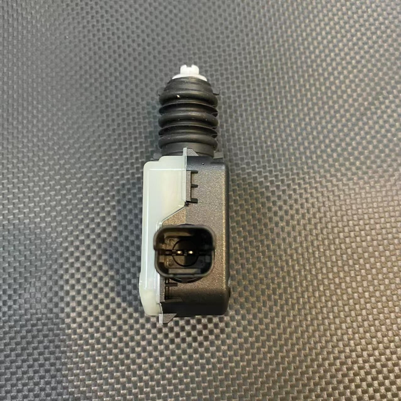 The electric tailgate lock motor is compatible with for Smart Fortwo 451 (09-14) Q