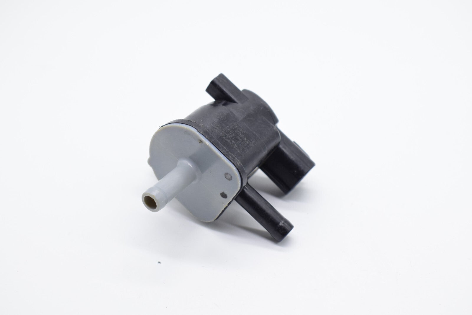 Suitable for AYGO 1.0 90910-12280, 136200-7070 clearing control solenoid valve vacuum valve - n