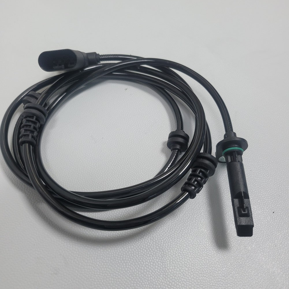ABS wheel speed sensors are suitable for Mercedes-Benz C200 C300 2015-2017 front passenger right-hand drive.