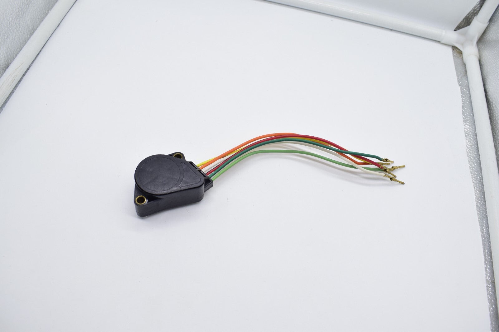 Speed pedal sensor and throttle position sensor for Volvo trucks 20504685- n