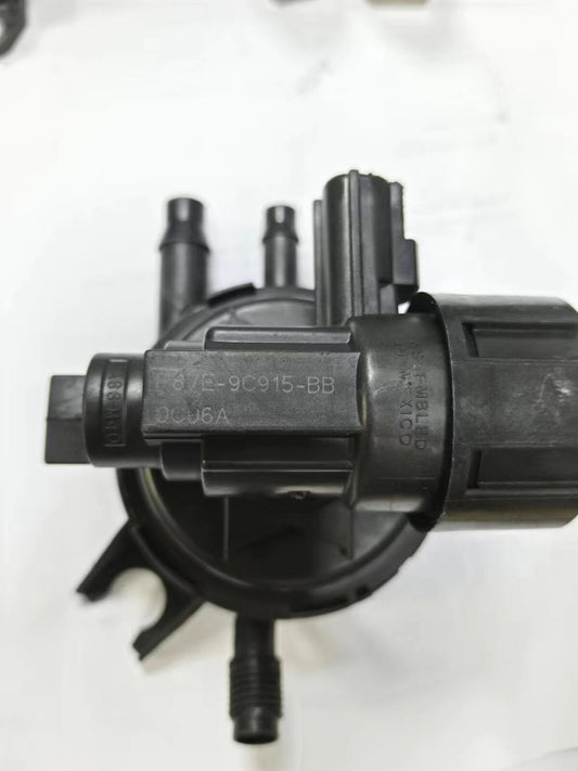 Steam Canister Purge Valve F87E9C915BB F87Z9C915BA CX1701- n