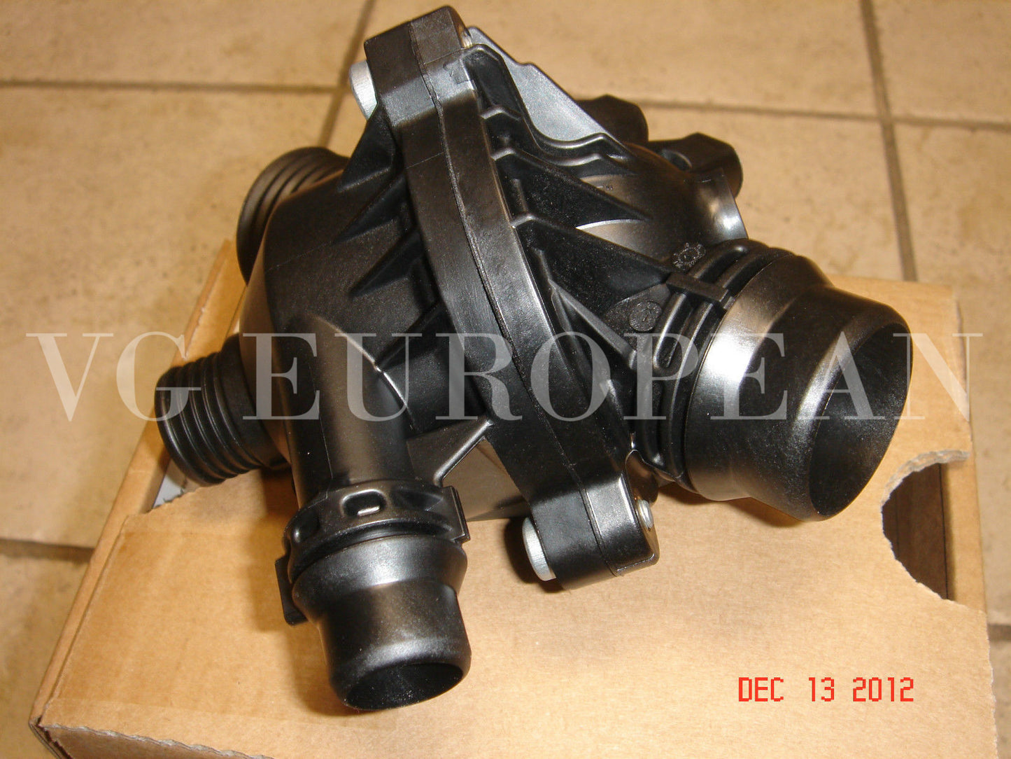 FIT for BMW E90 E92 E93 E82 E88 E83 X3 Cooling Thermostat w/Housing NEW Q