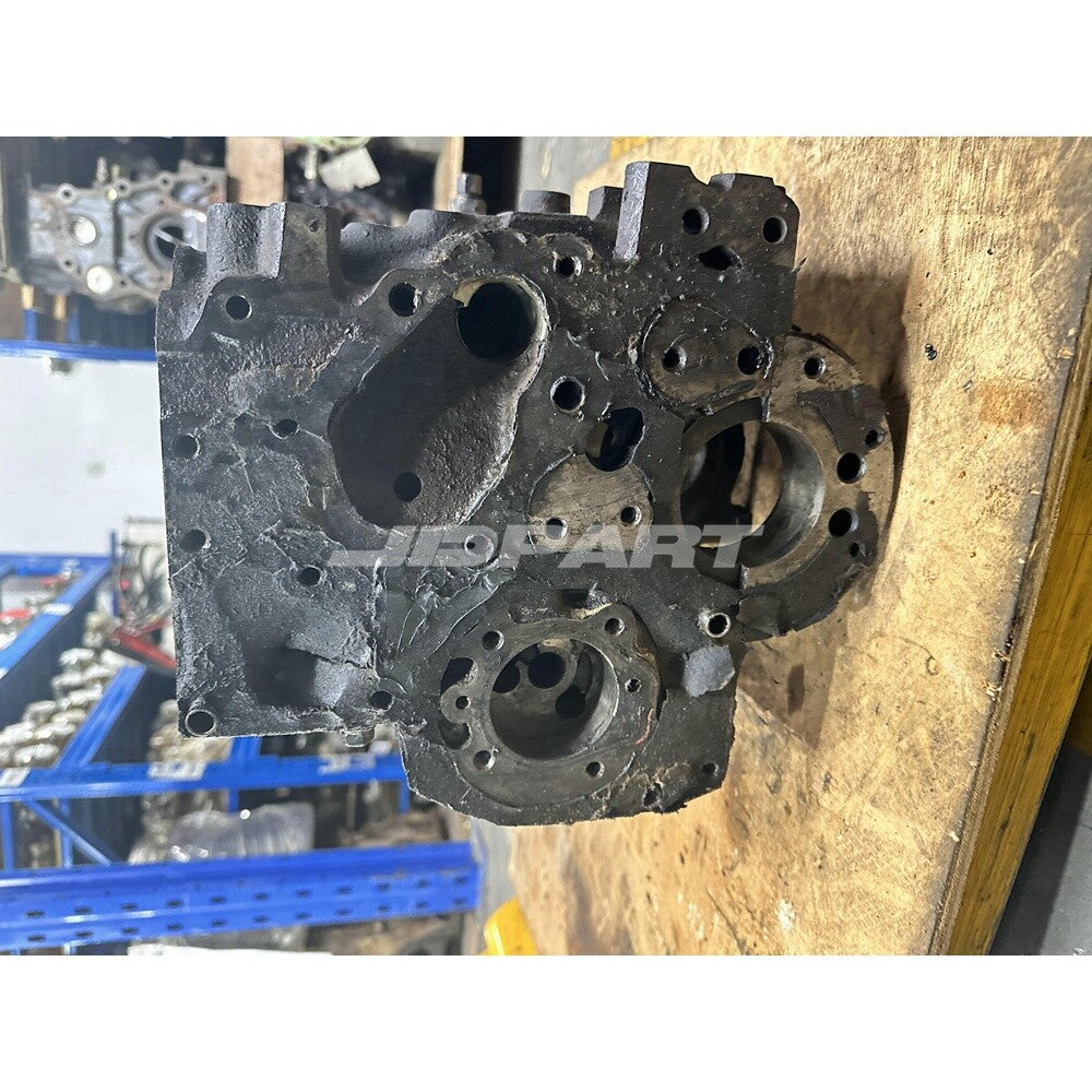4FB1 cylinder block is suitable for Isuzu excavator engine parts.