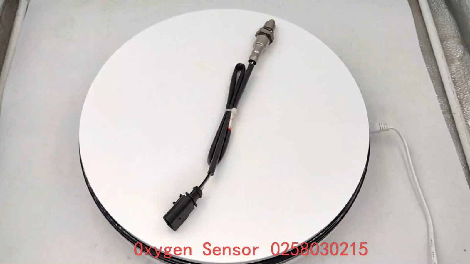 Oxygen Sensor 0258030215 for Audi A4 A5 Q7 2.0L Tfsi Car Auto Part 8K0906262F v
