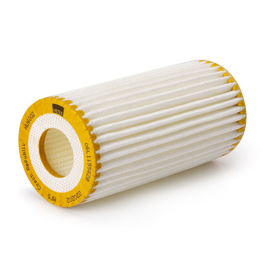 1Pcs Engine Oil Filter for AUDI A3 for A4 for A5 for A6 A7 Q3 Q5 Q7 S3 TT for PORSCHE MACAN Q