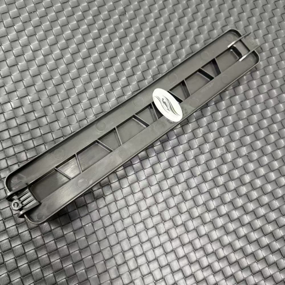 Cabin Air Filter Cover for Volkswagen Touareg 7P MK2 2011-2017 New