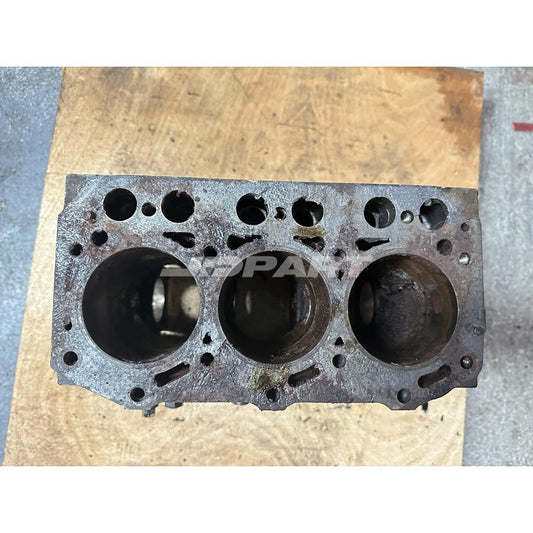 3TNV76 cylinder block is suitable for diesel engine parts.