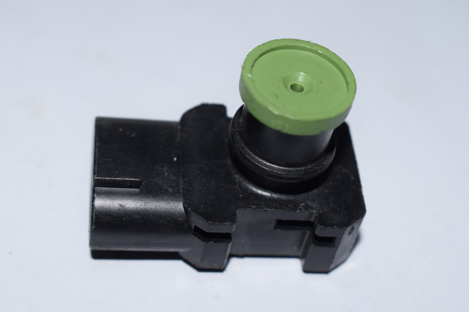 Fuel tank pressure sensor suitable for Camry , for Lexus GS450h, RX450h 3.5L 89461-48020- n