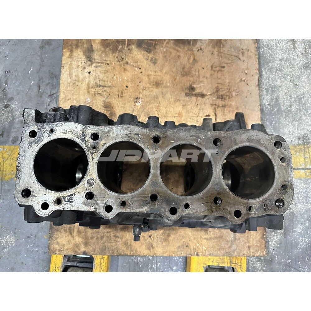 4FB1 cylinder block is suitable for Isuzu excavator engine parts.