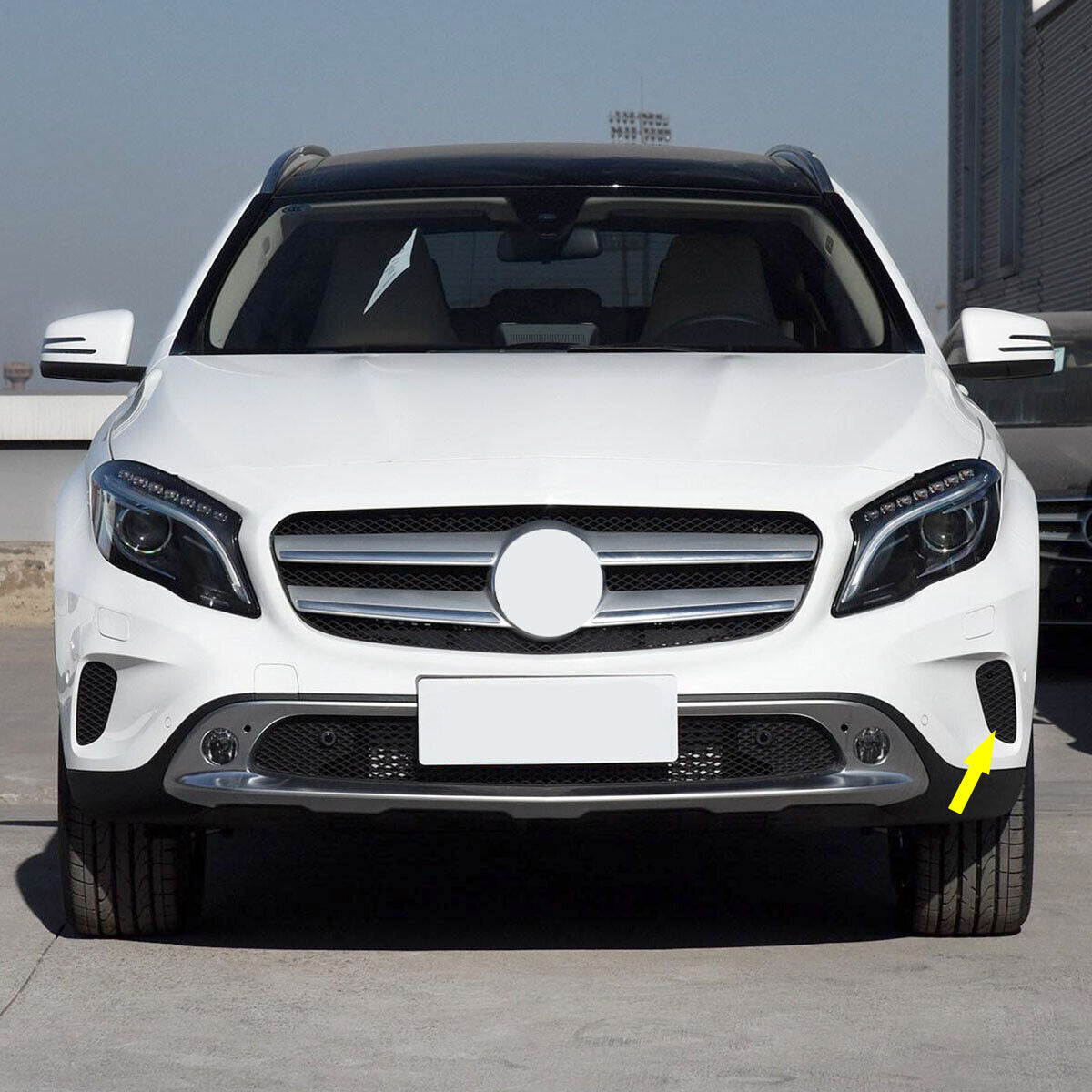 Left front bumper outer grille LH fits 2015-17 for Mercedes X156 GLA250/200- n