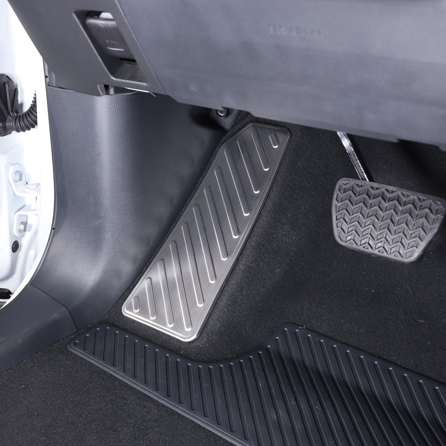 Silver steel footrest pedal for the front left side, suitable for Land Cruiser Prado LC250 2024- n