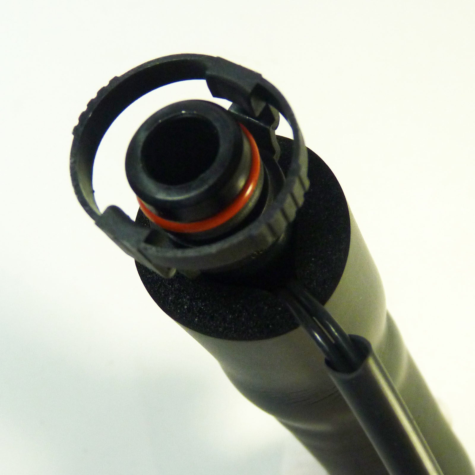 Crankcase ventilation hose ventilation valve to oil immersed rod pipe suitable for E60 E90 11157567801- v