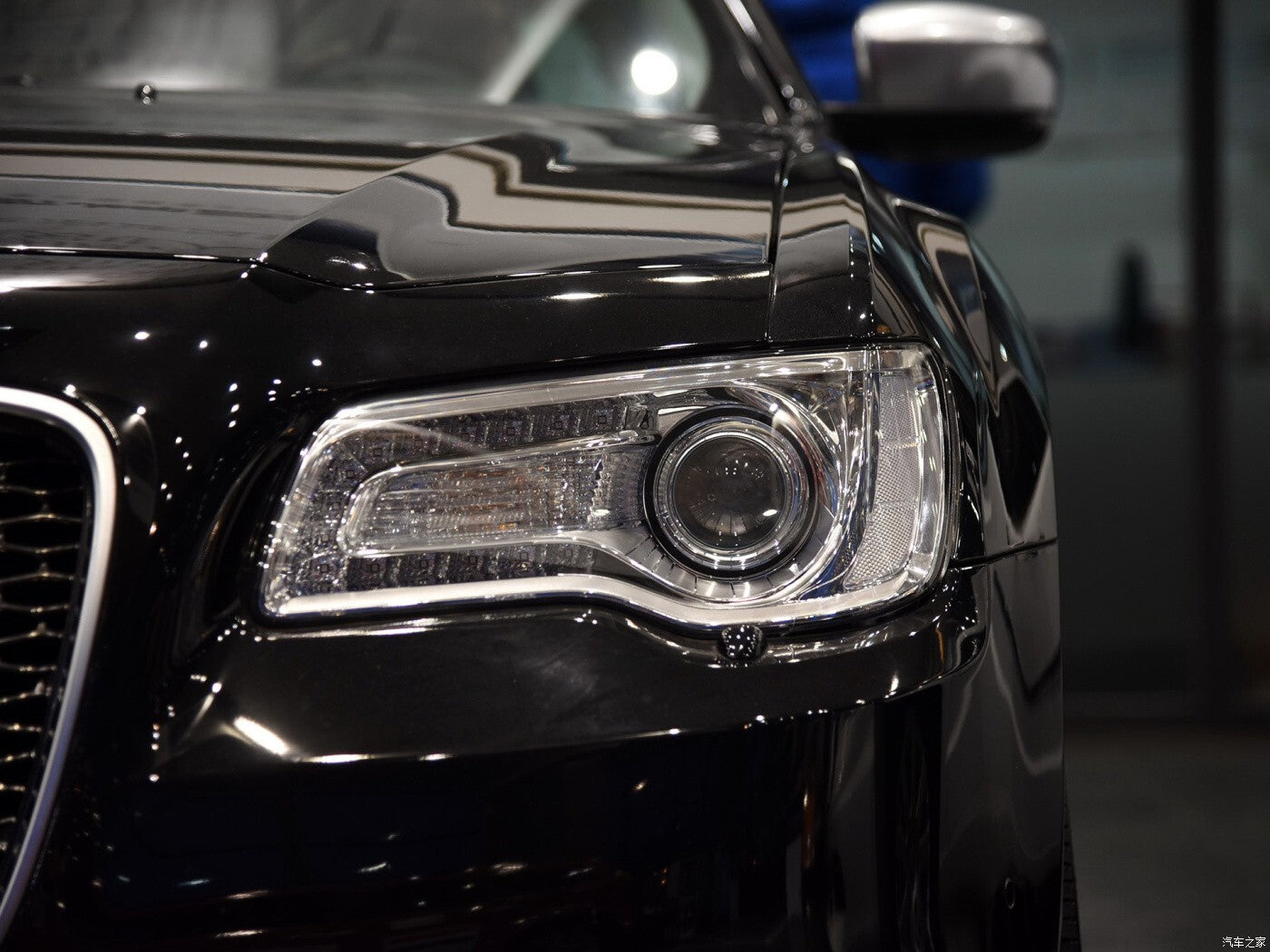 Left front light lens cover for 2011-2014 for Chrysler 300 - Clear