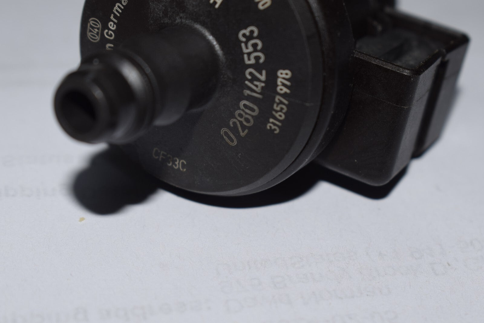 Suitable for Volvo tank purification solenoid valve 0280142553 31657978 - n