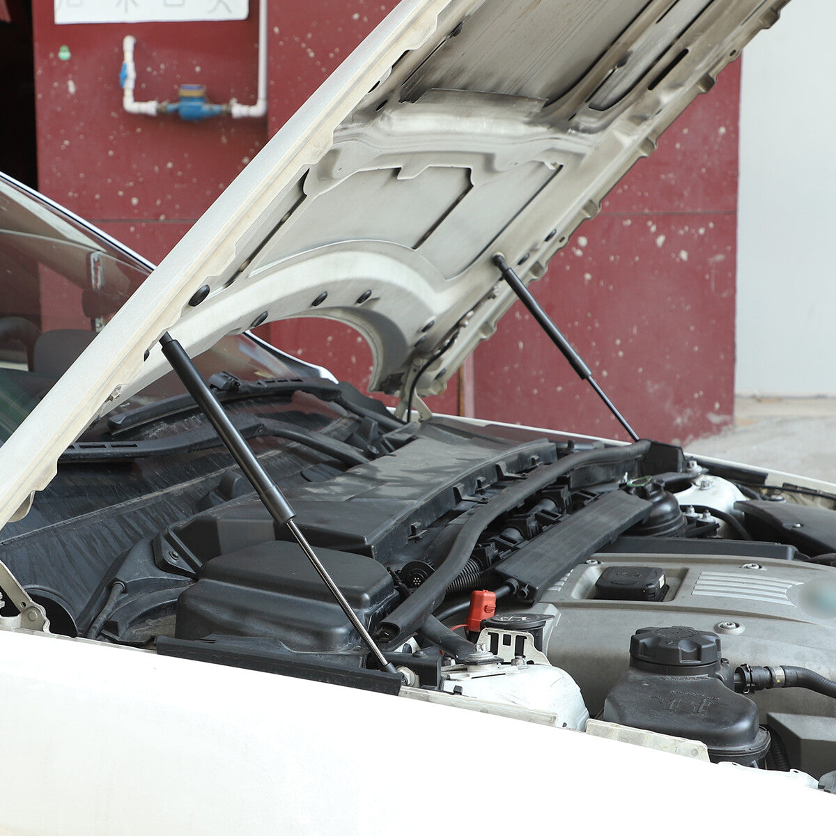 Front hood lift support struts suitable for 328i, 335i xDrive, 330i, E90, E91, E92- n