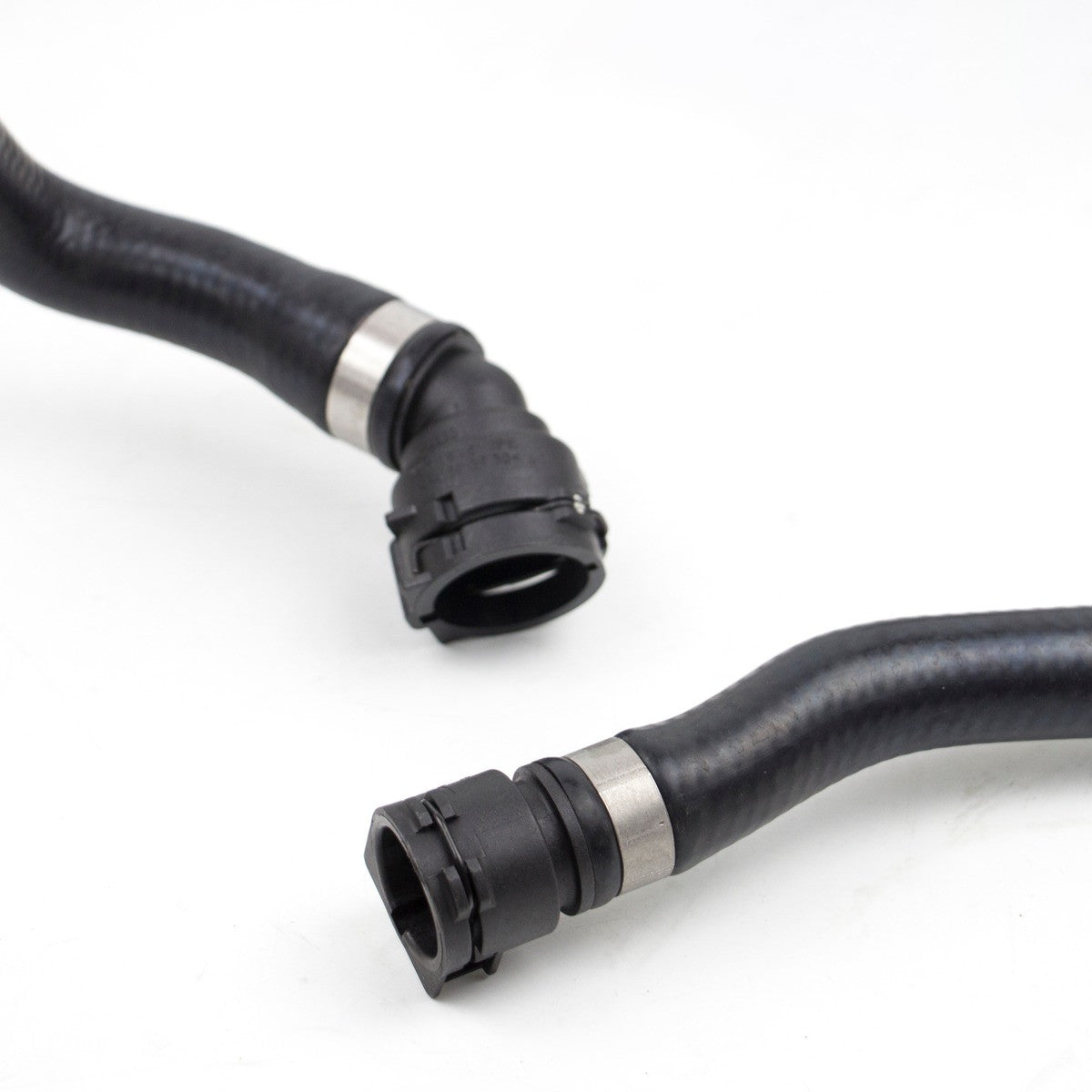 17127548222 Heater reflux thermostat hose suitable for BMW 1'/3'/X1 E82 E84 E88 E90 E91