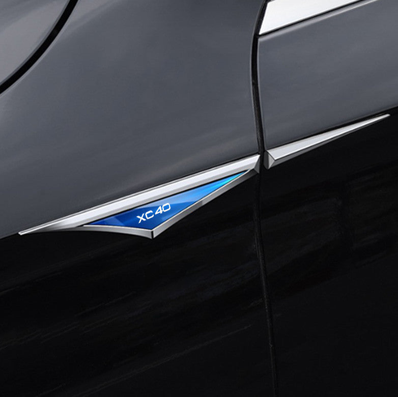 Black side fender and window badge decals for Volvo XC40 cars.