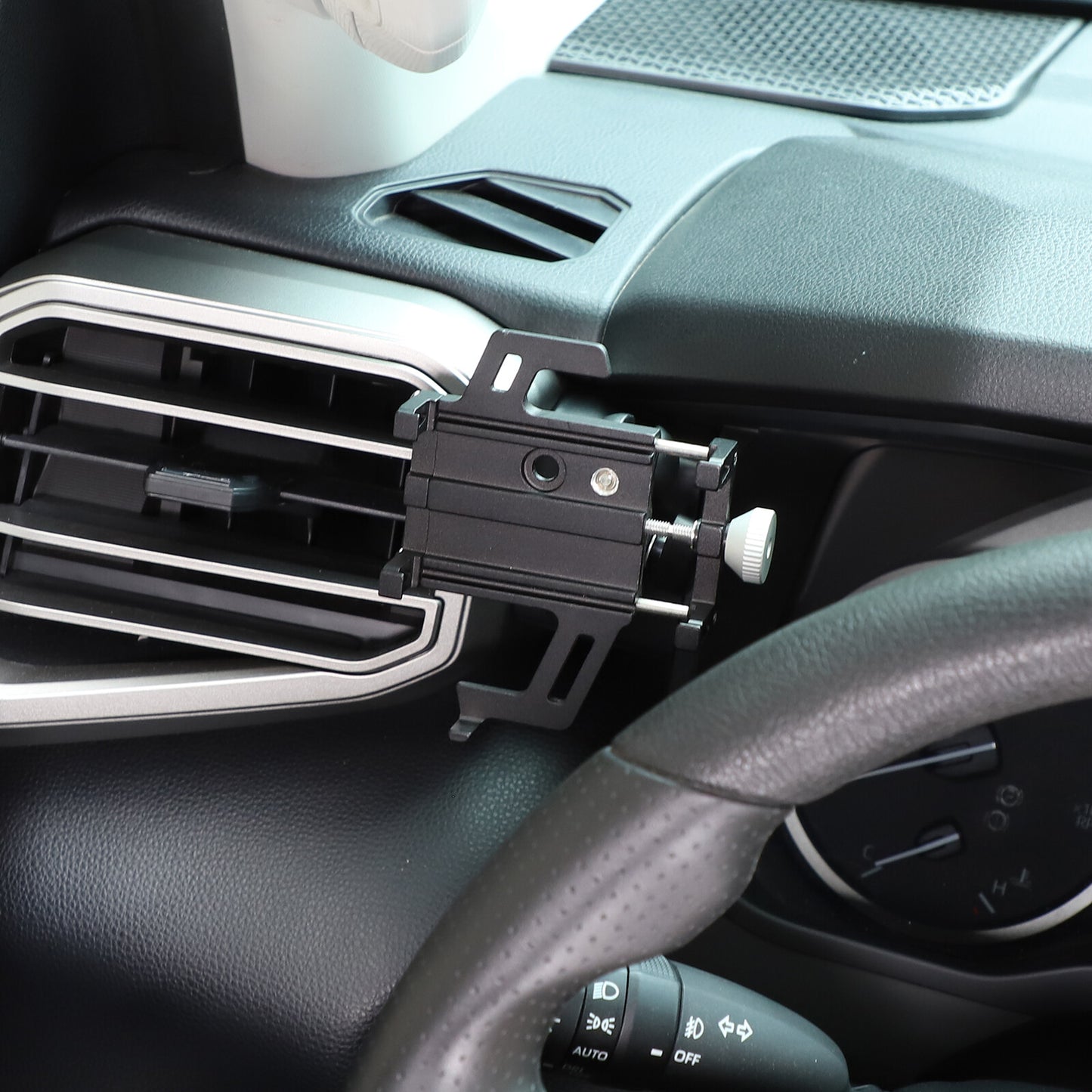 Navigation holder/phone holder suitable for Tundra Sequoia 2022 - 2024 n