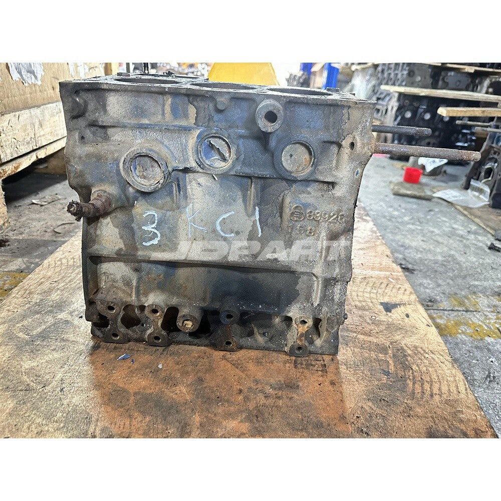3KC1 cylinder block is a spare part for Isuzu engines.