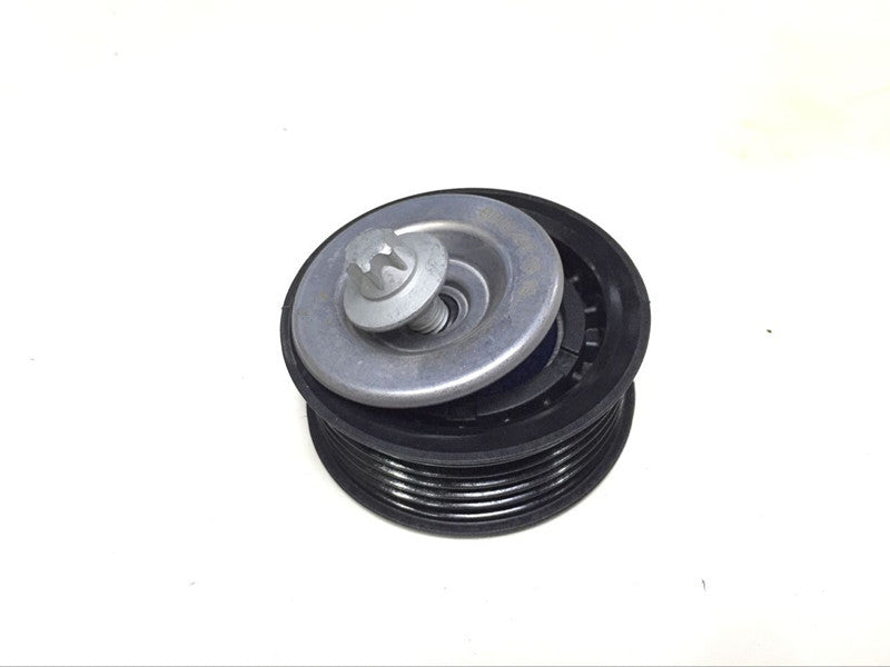 1 piece Right Side Idler Belt Pulley for Mercedes W204 W212 C207 R172 M271 v