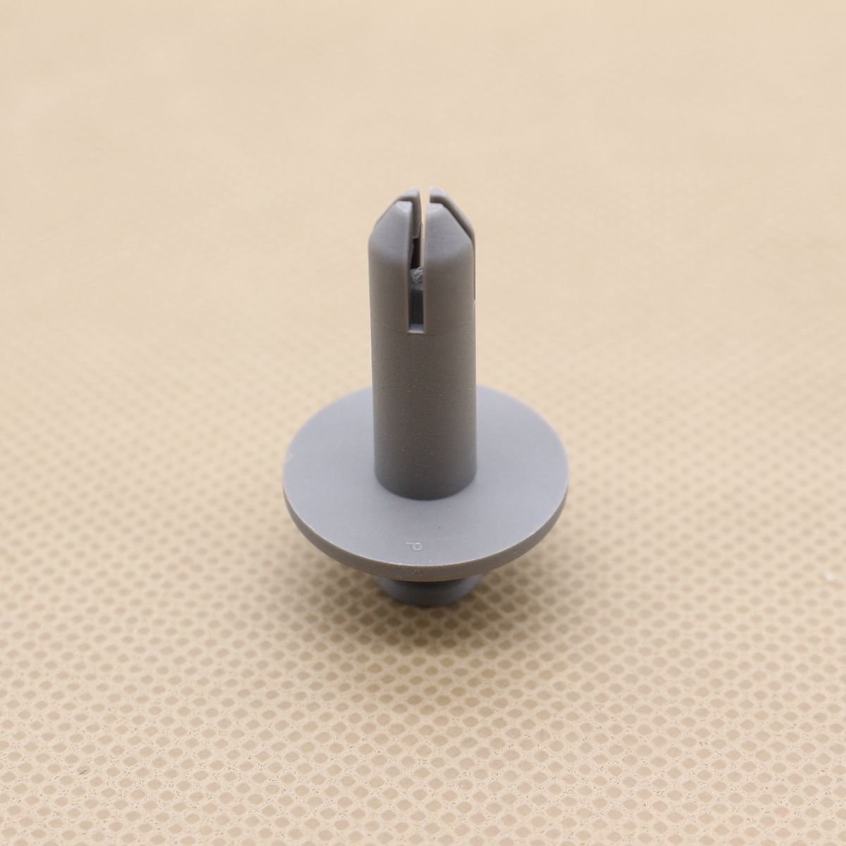 15Pcs for Mazda FD01-68-AC3 Absorber Fastener Push-Type Retainer