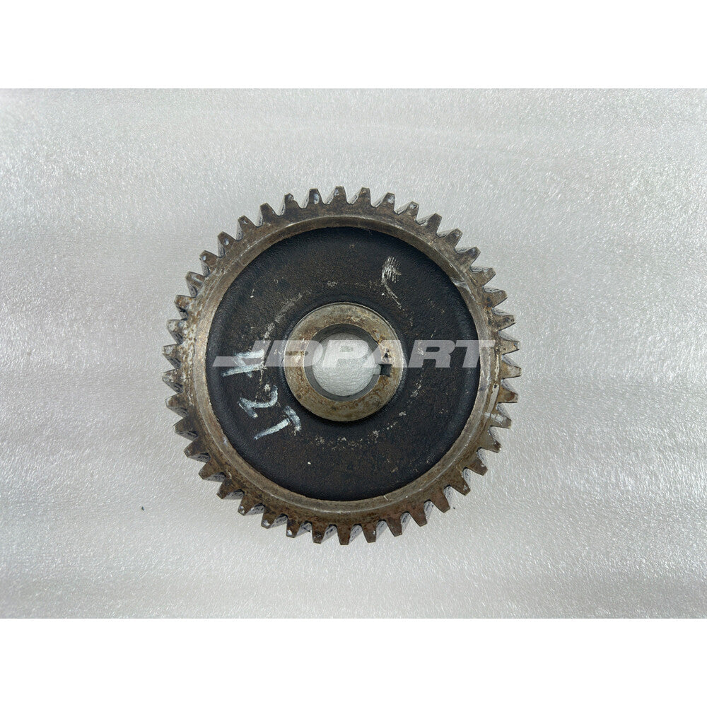 4FE1 shaft idler gear is suitable for Isuzu diesel engine parts.