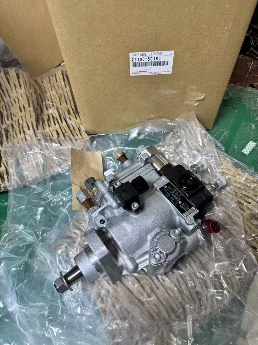 Gen-uine 22100-5D180 for Toyota 5L 5LE Diesel Injection Supply Fuel Pump
