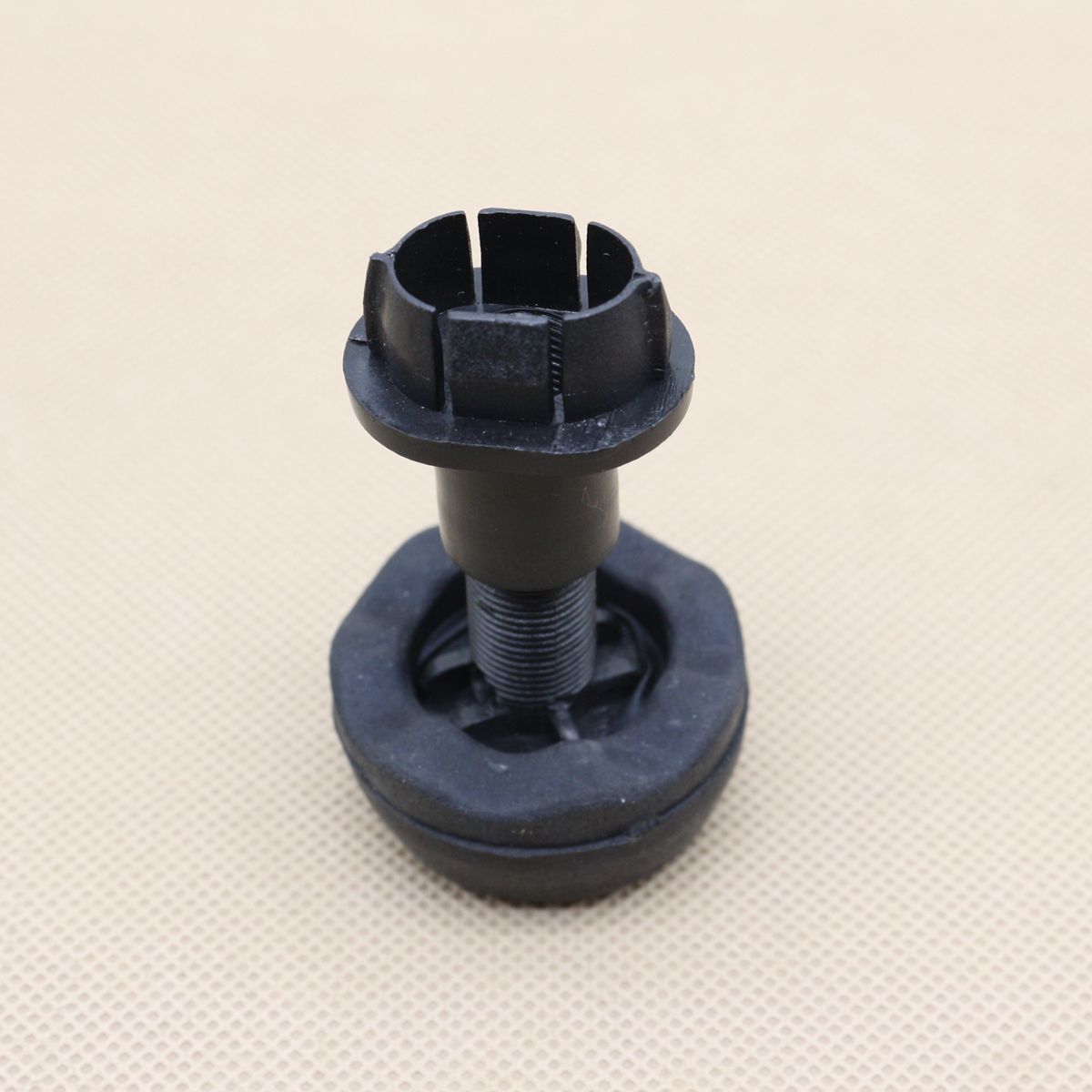 1-piece rubber bumper cover pad CV6Z-16758-A for Ford Focus Escape Edge C-Max.