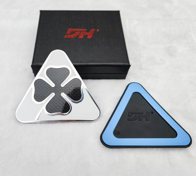 Black leather horseshoe buckle accessory for Audi Q3 car keychain/key ring.