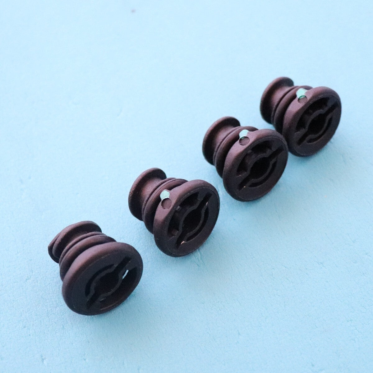 4-pack of new plastic drain plugs for 2015-2018 for Volkswagen for Golf GTI (06L103801)