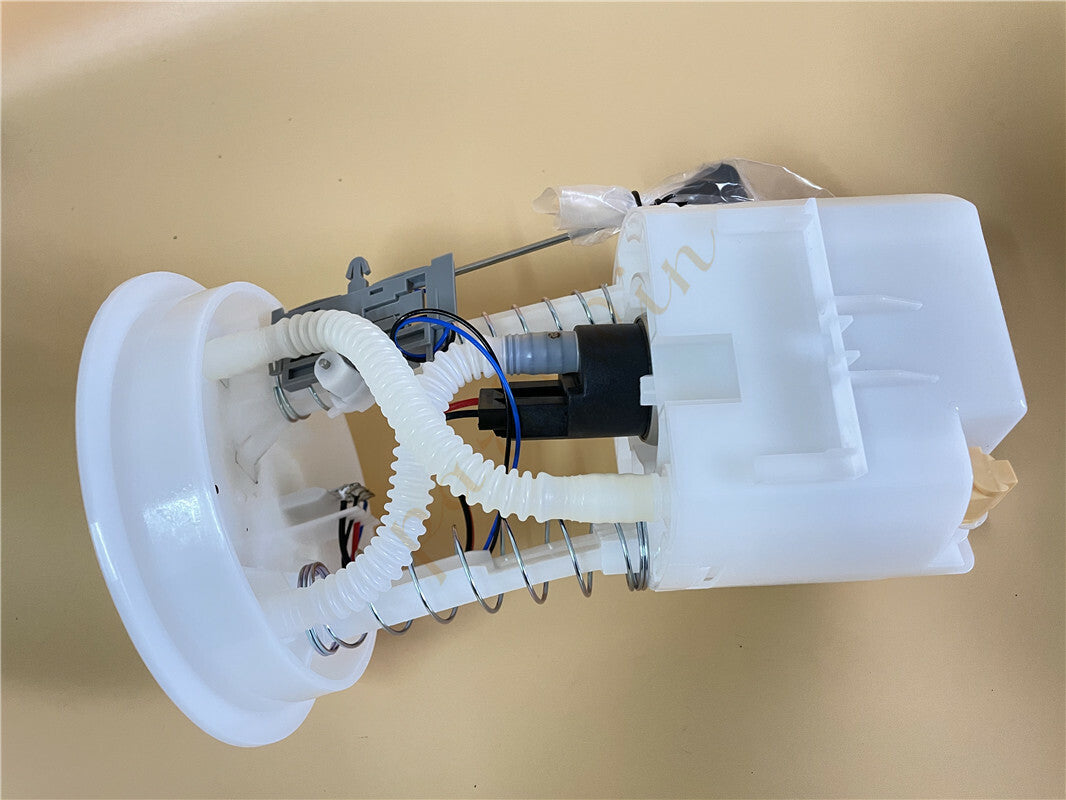 Fuel pump module assemblies ZJ011335XB and ZJ011335XC are suitable for Mazda Demio Verisa. n