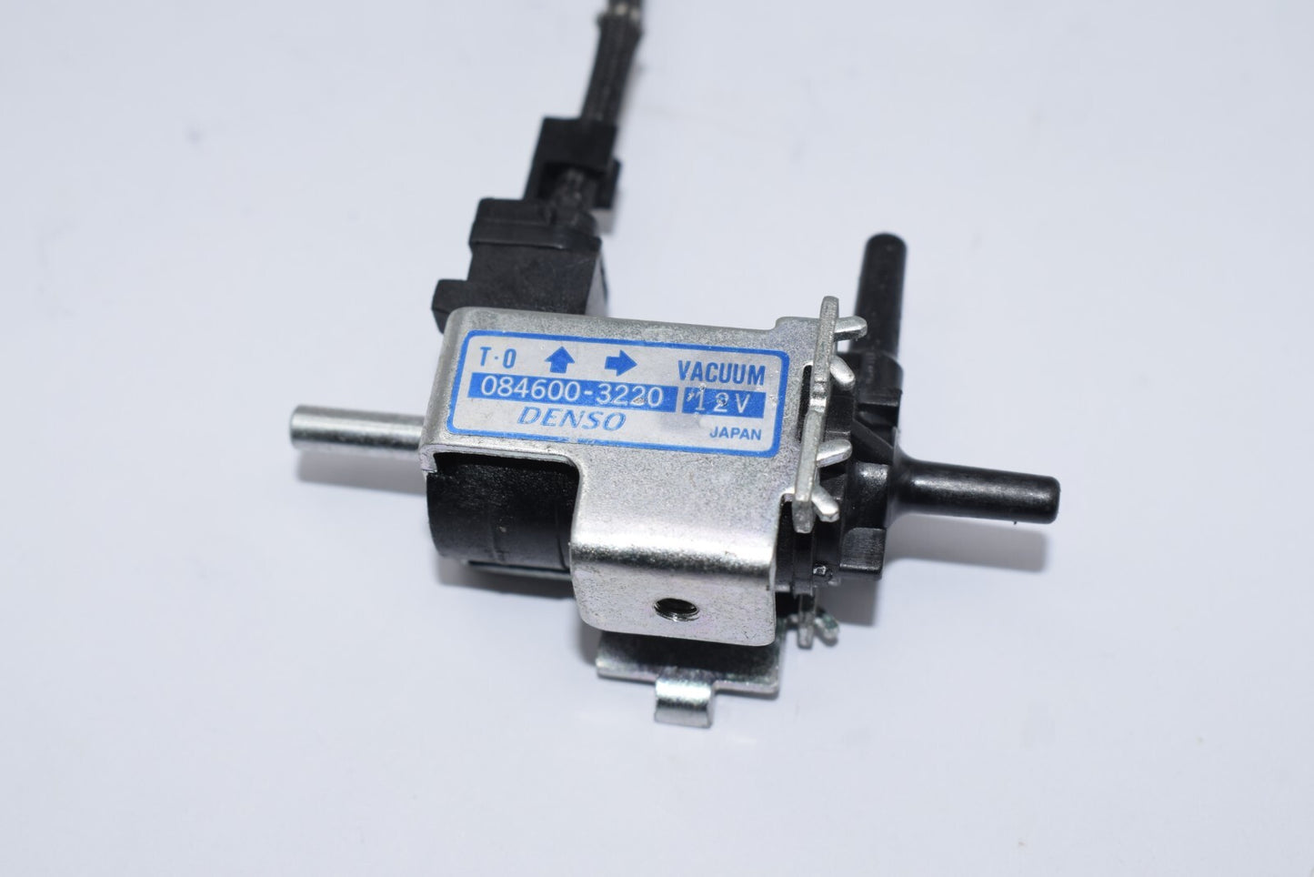1985-89 for Toyota MR2 Vacuum Switch Valve # 084600-3220 Q