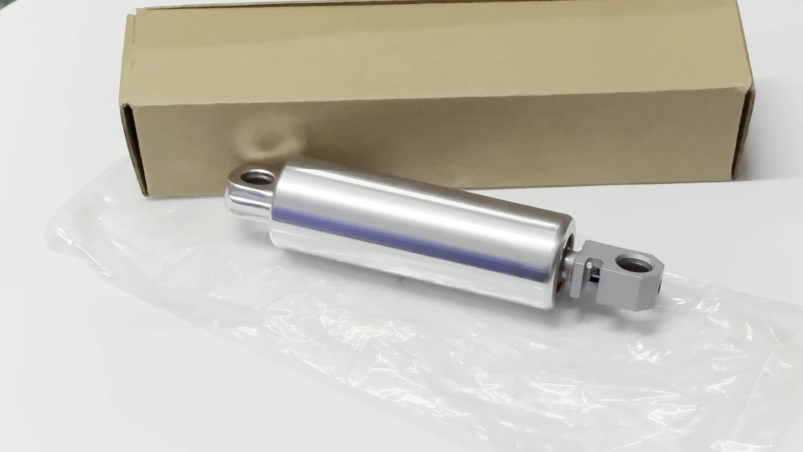Truck damper shock absorber suitable for Grimm 90.6 seats/ for MAN trucks/SUSPA 1060427 Q