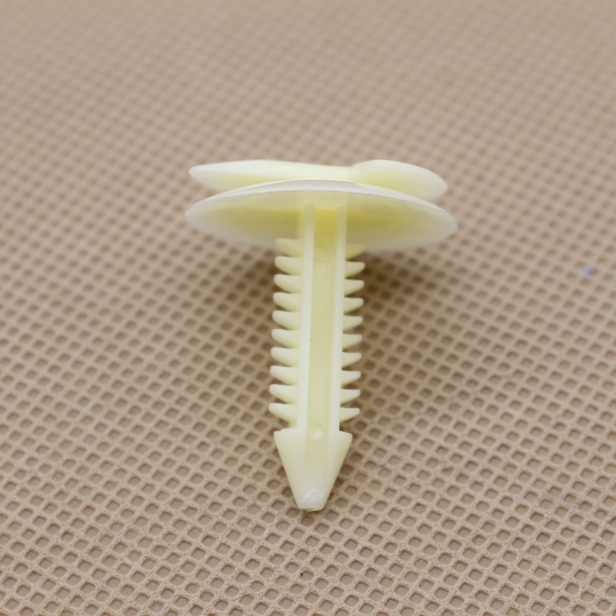 10Pcs Door  Trim Panel Retainers Clips For GM 20451401