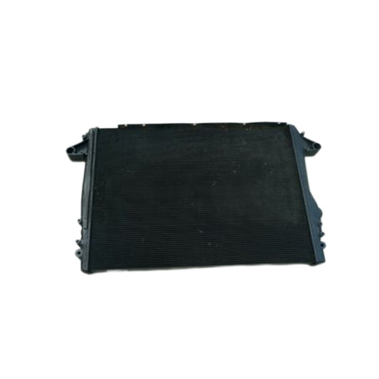 Suitable for Maserati Quattroporte Granturismo Radiator 4.7L. Equipment Manufacturer: 220979