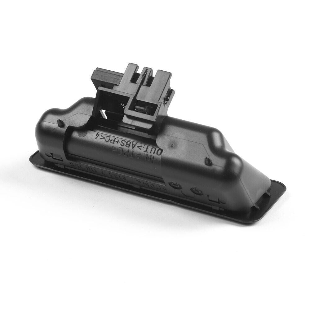 Applicable to E60, E90, E91, E92, and E70 models with 51247118158 or 7118158. This is the trunk handle release switch for starting the trunk. n